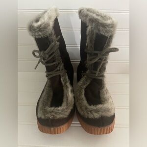 Vintage Dunhams Eskipades Brown Suede Sherpa Lined Size 5 Med Width Boot Shoes